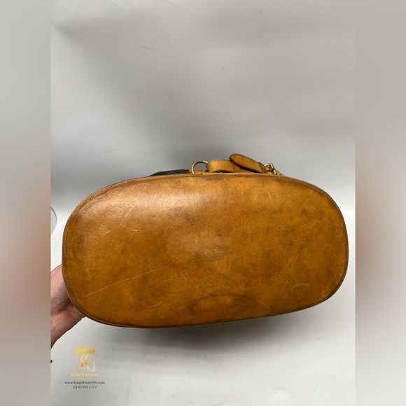 Louis Vuitton Randonnee backpack - Picture 6 of 14